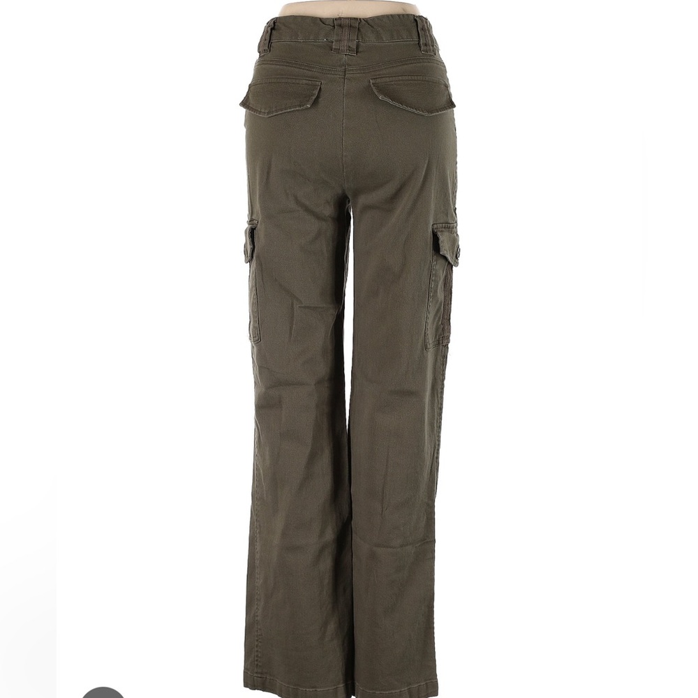 Green cargo pants